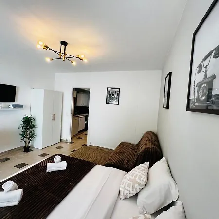 Esterel Large With Terrace דירה *