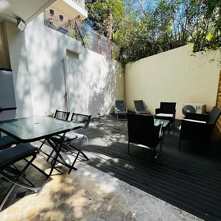 Esterel Large With Terrace 칸느